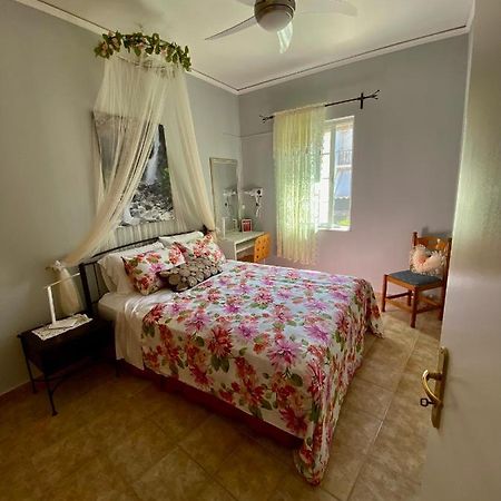 Gallery Apartments Ликсури Экстерьер фото