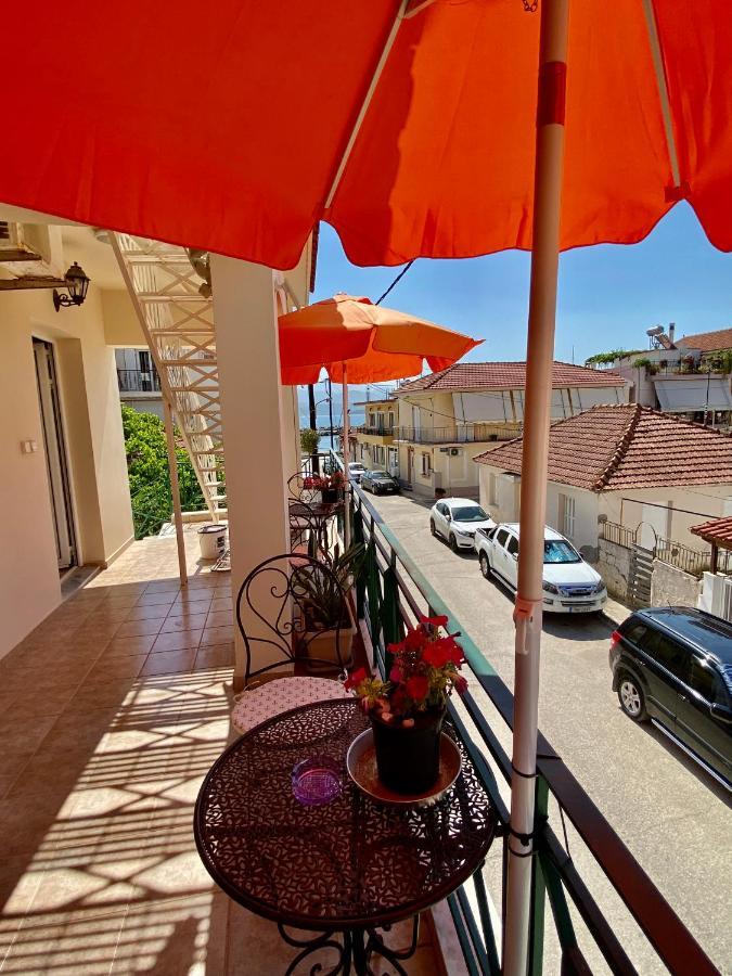 Gallery Apartments Ликсури Экстерьер фото